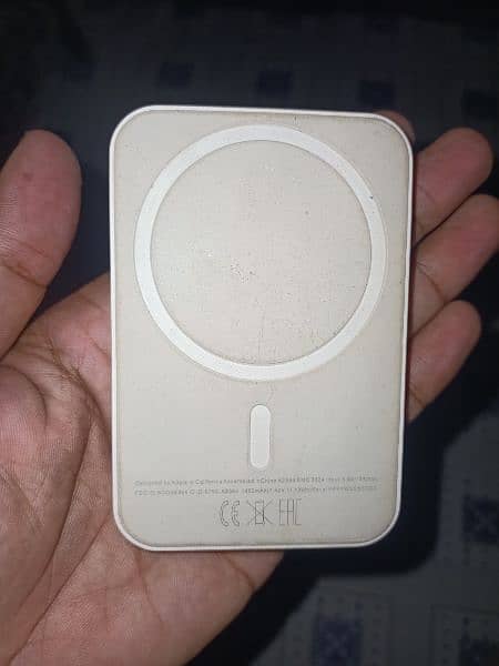 apple wireless power bank 0