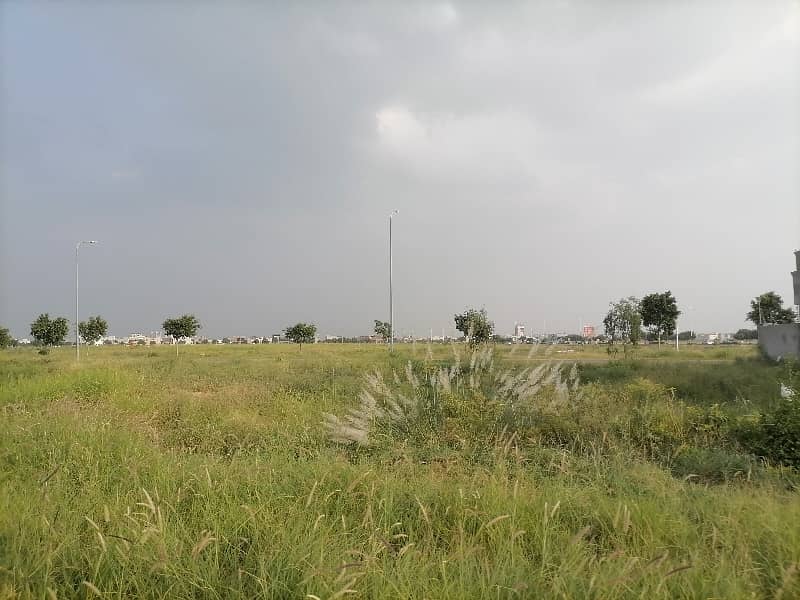 DHA Phase 7 - Block Y Residential Plot Sized 5 Marla For sale 1