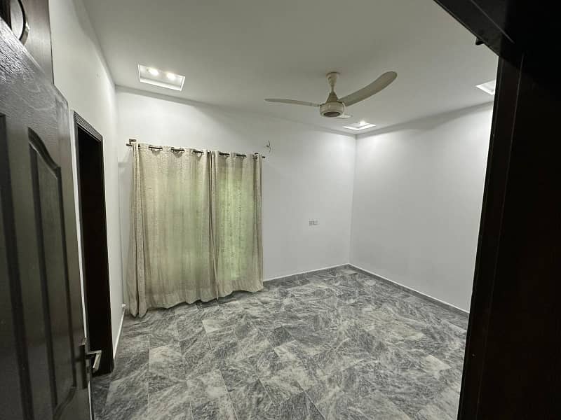 Property For rent In DHA Phase 5 - Block B Lahore Is Available Under Rs. 110000 11