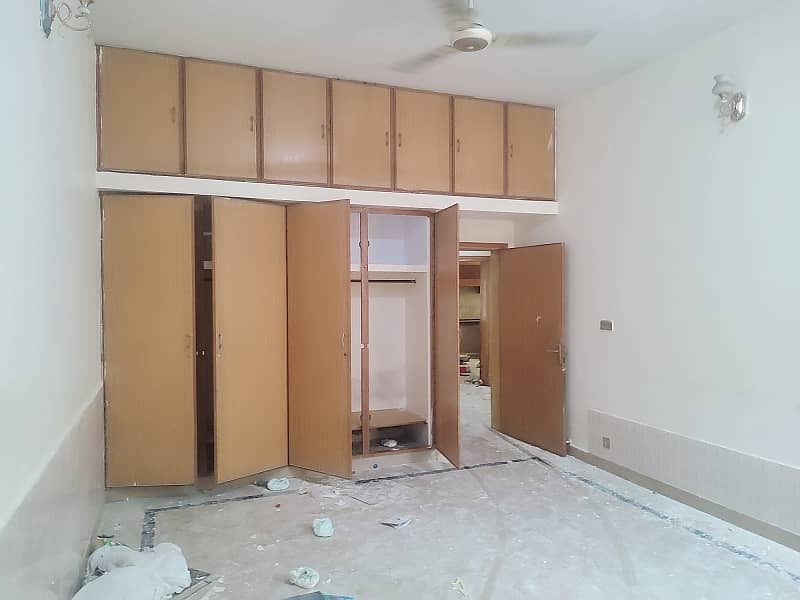 12 Marla Lower Portion For Rent In B Block Johar Town 9