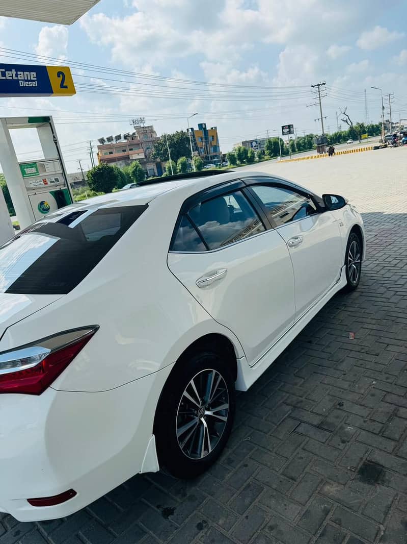 Toyota Corolla Altis 2018 4