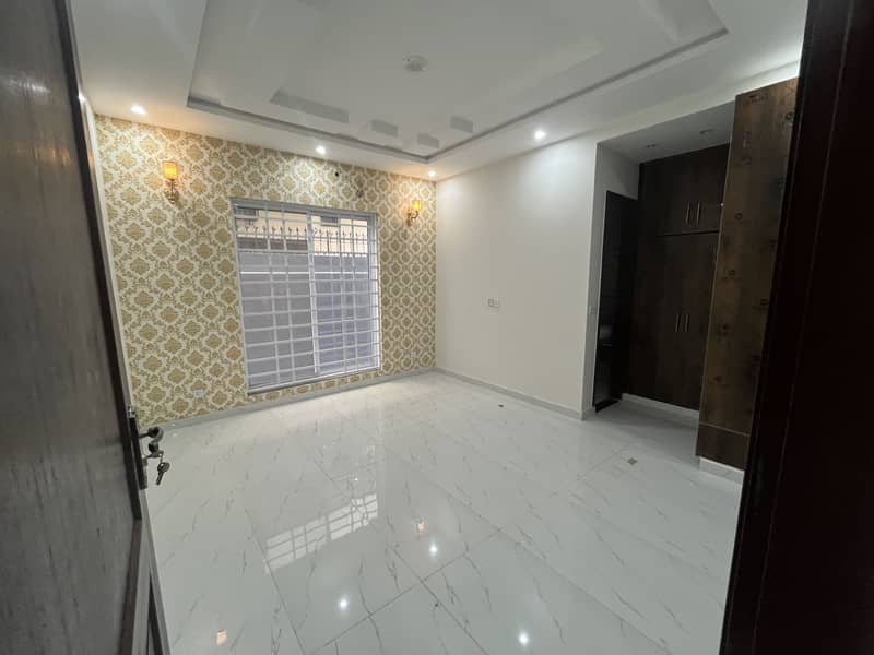 9 MARLA BEAUTIFUL DOUBLE STOREY HOUSE ON RENT IN NAWAB TOWN AT PRIME LOCATION 6