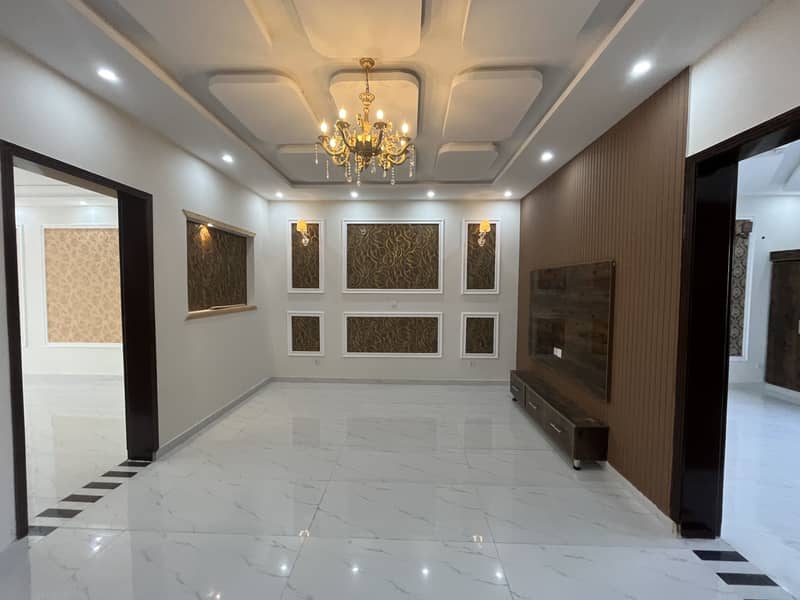 9 MARLA BEAUTIFUL DOUBLE STOREY HOUSE ON RENT IN NAWAB TOWN AT PRIME LOCATION 33