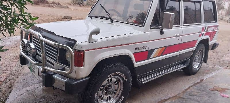 Mitsubishi Pajero 1986 15