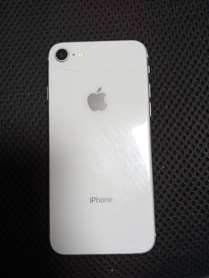 Iphon 8 white color 6