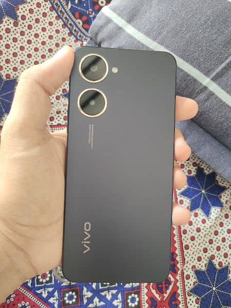 vivo y03 4+4 RAM 64 GB Memory 4