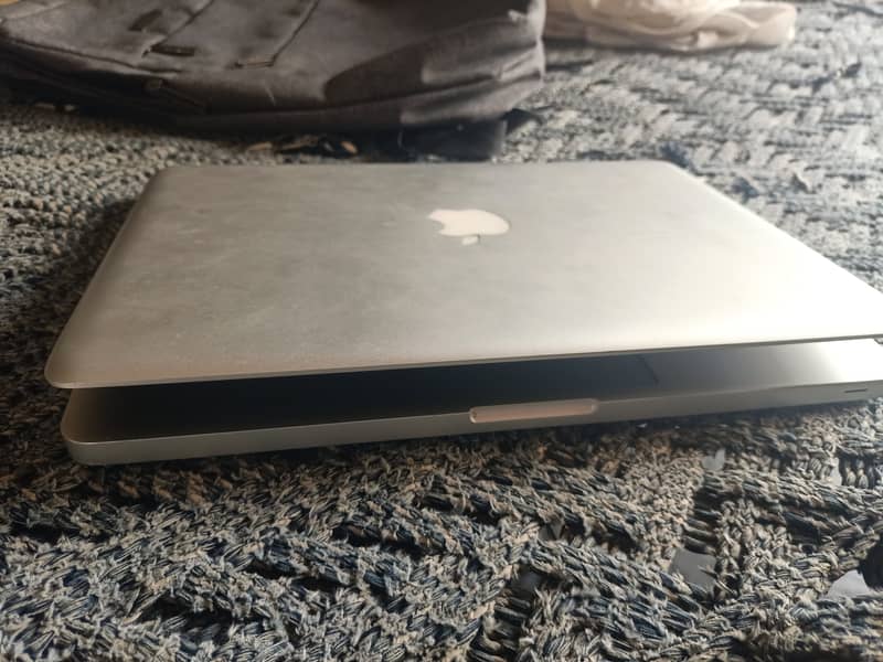 MacBook laptop available for sale 1