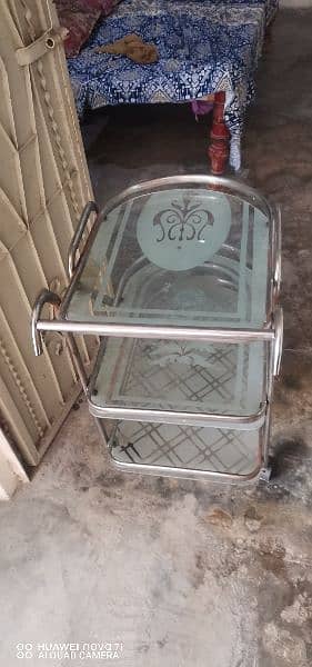 U shape tea trolly in the very good condition 1