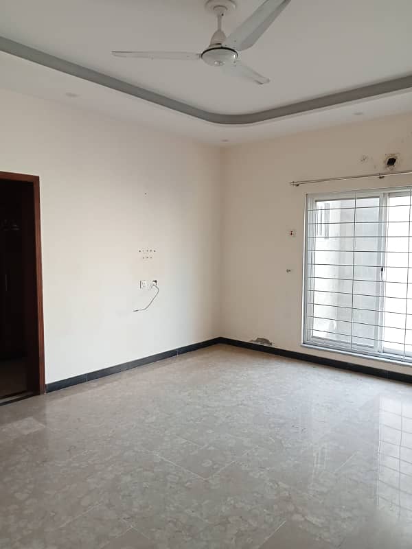 A 2700 Square Feet Upper Portion Located In Model City 1 Is Available For Rent 7