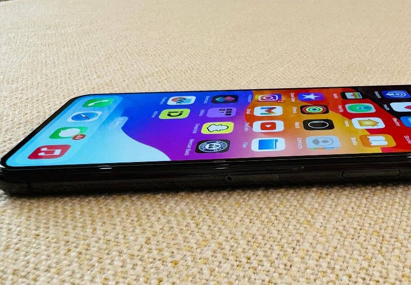 Iphone 11 PRO Max PTA Approved 4