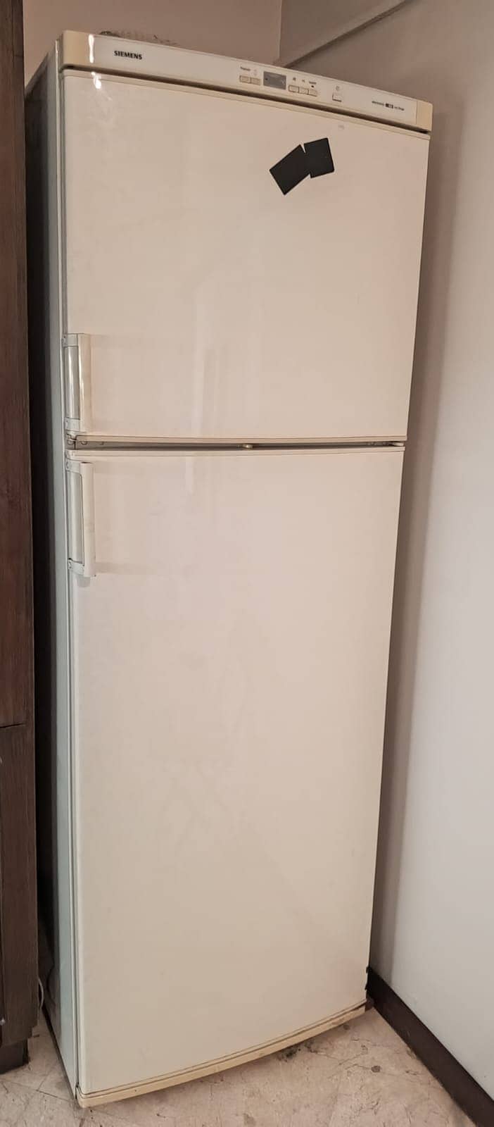 SIEMENS Germany fridge & freezer 0