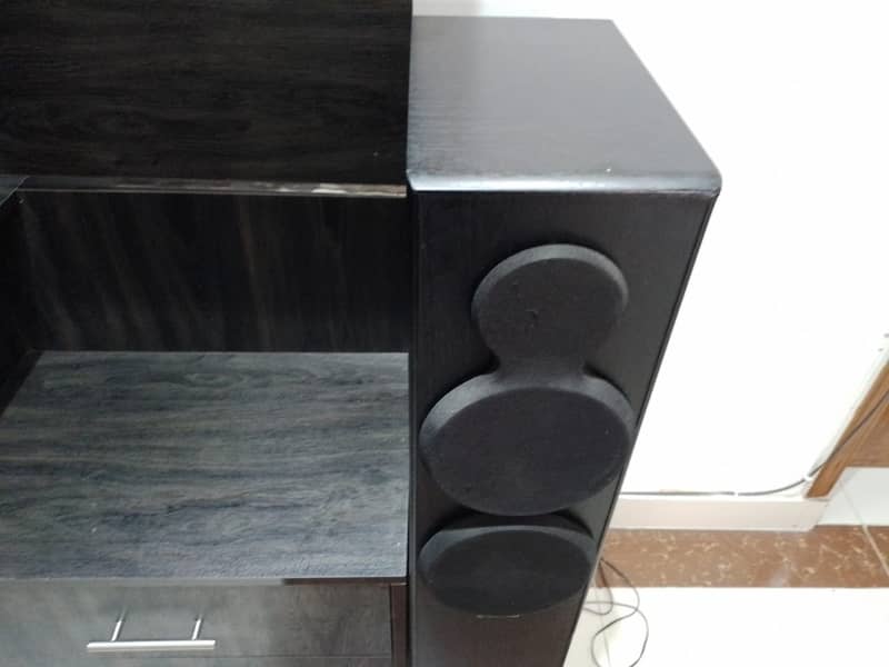 Yamah Tower Speakers 1