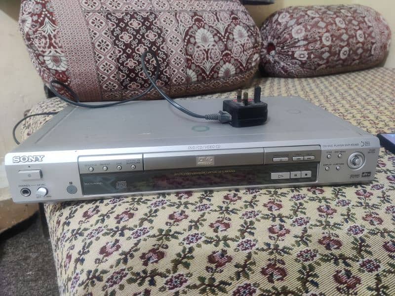 High-Quality Sony DVD/CD/Video CD Player with Digital Video Enhancer 7