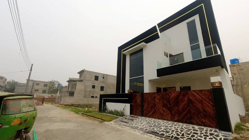 10 Marla House Is Available For Sale In Bankers Cooperative Housing Society Lahore 1