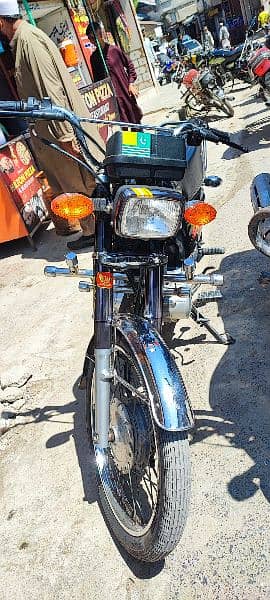 Honda 125  21 model black 1