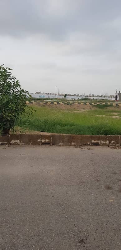 plot for sale 120 square yards near to jinnah avenue 2 year istolmant 2