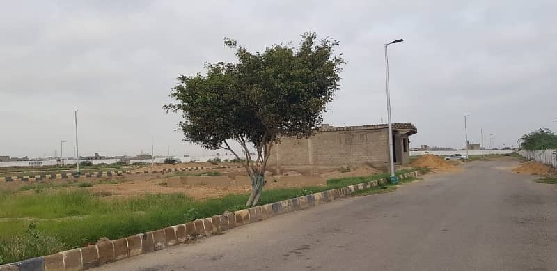 plot for sale 120 square yards near to jinnah avenue 2 year istolmant 3