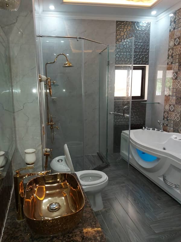 2 Kanal Beautiful House For Sale 21