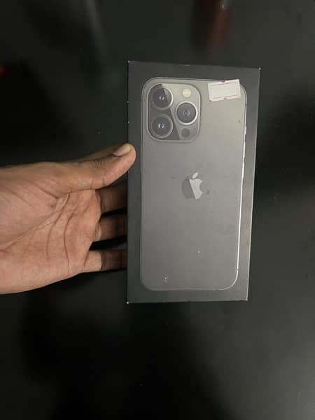 Apple iPhone 13 pro (128 GB factory unlock) with box 7