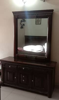 Dressing table