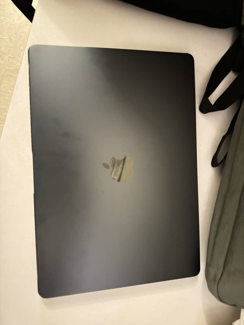 MacBook Air M2 2023 1