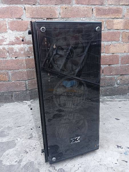 Venum x gaming case with 4 fans and hub 1