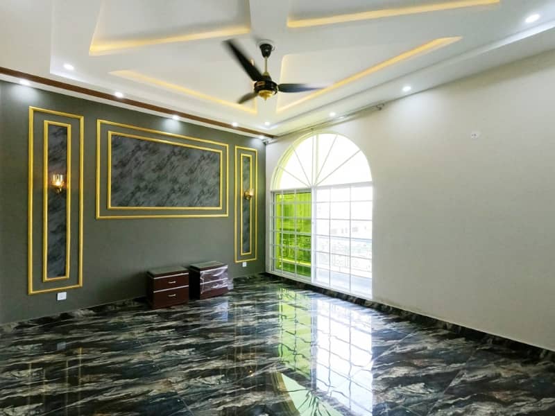 Aesthetic Prime Location House Of 1 Kanal For Sale Is Available 12