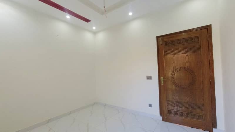 Prime Location LDA Avenue - Block J 10 Marla House Up For Sale 35