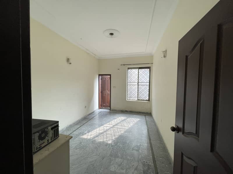 HOUSE FOR SALE IN JOHAR TOWN NEAR EXPO CENTER 1