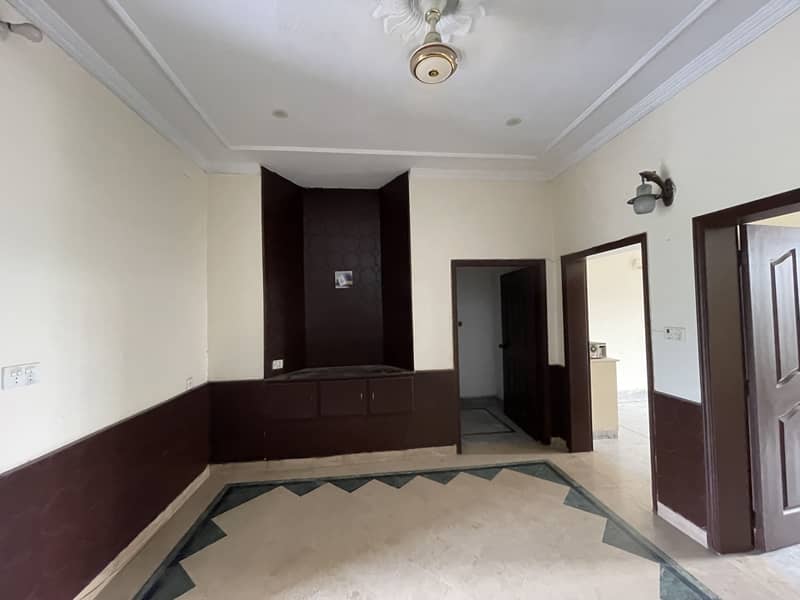 HOUSE FOR SALE IN JOHAR TOWN NEAR EXPO CENTER 12