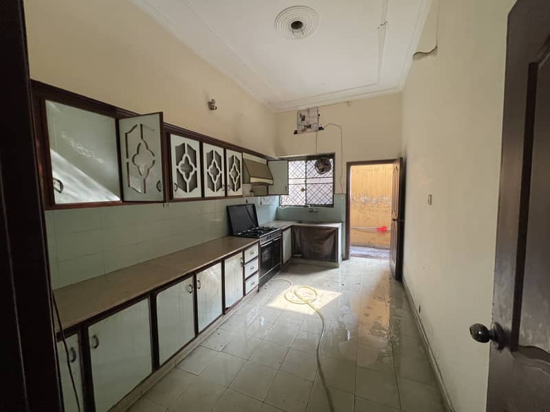 HOUSE FOR SALE IN JOHAR TOWN NEAR EXPO CENTER 13