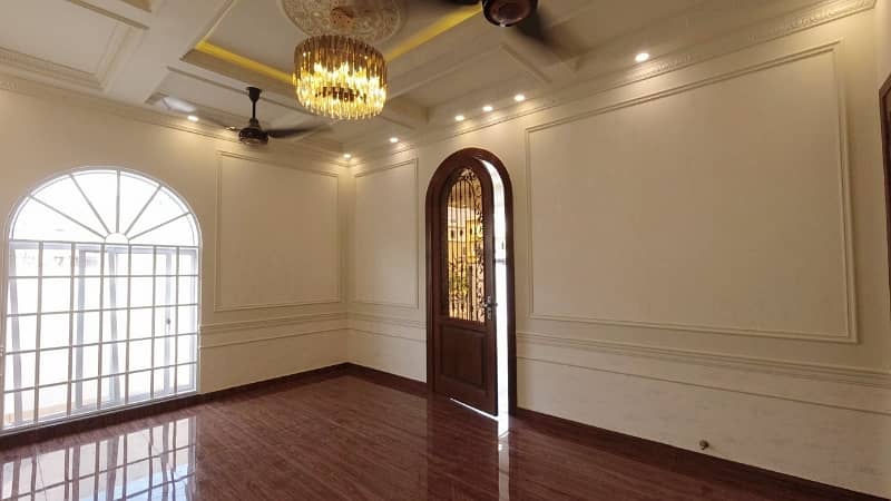 Get A Prime Location 10 Marla House For sale In LDA Avenue 3