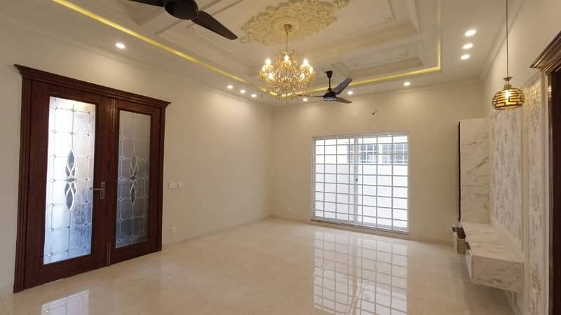 Get A Prime Location 10 Marla House For sale In LDA Avenue 5