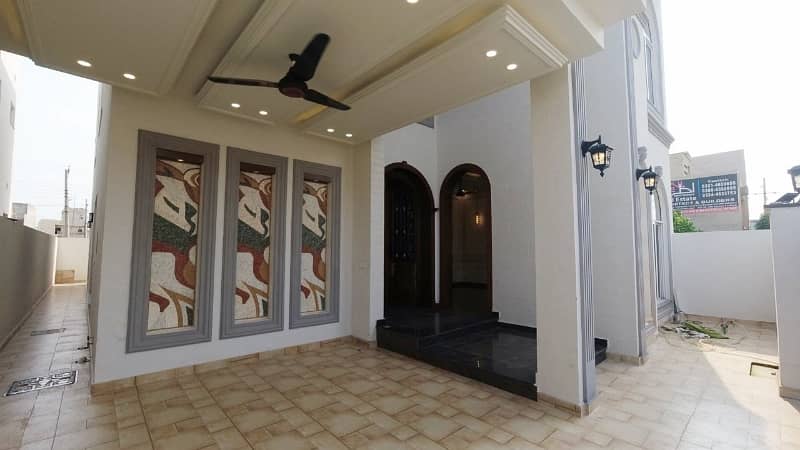 Get A Prime Location 10 Marla House For sale In LDA Avenue 8