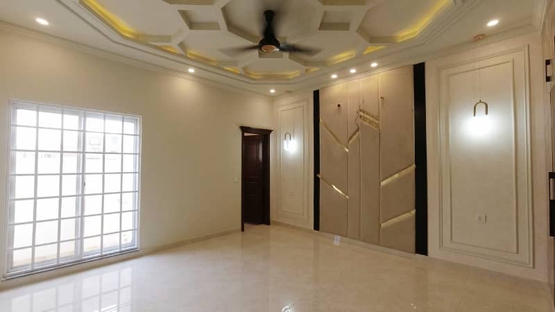 Get A Prime Location 10 Marla House For sale In LDA Avenue 39