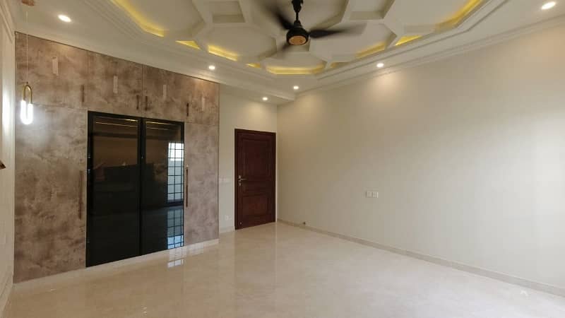 Get A Prime Location 10 Marla House For sale In LDA Avenue 40