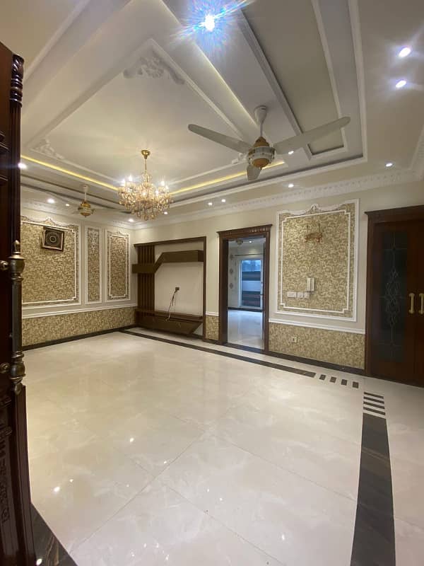 7 Marla slightly house for sale in DHA phase 6 D Block 8