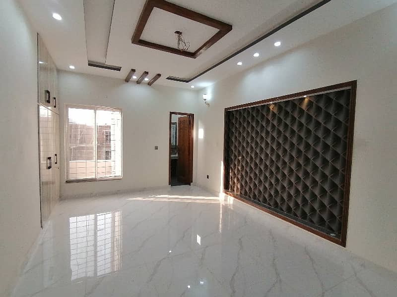 A Centrally Located House Is Available For sale In Lahore 13