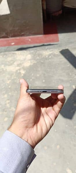 Vivo V21 for urgent sale 4