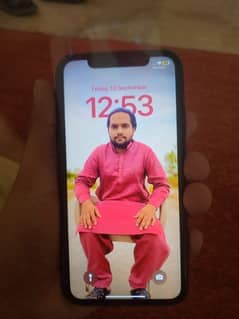 iphone 11 64 gb batter 79 hai service aur water pack hai  mobile 0