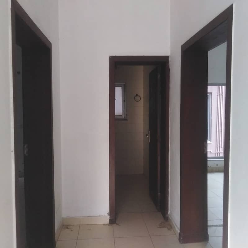 FACING PARK AVAMI VILLA FIRST FLOOR NEAR JAMIA MASJID AVAILABLE FOR SALE IN BAHRIA ORCHARD 8