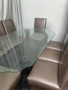 dinning table 8 seater fr sale