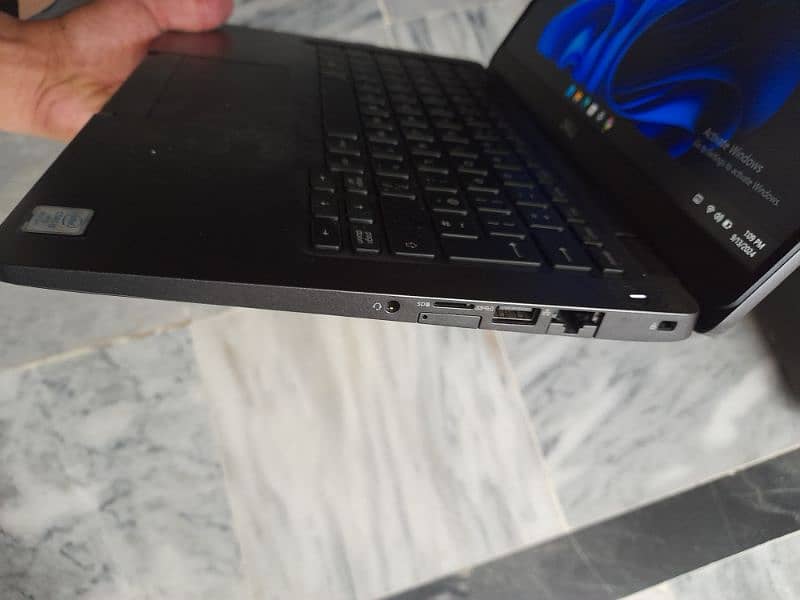 Dell Latitude 5300 Laptop | 13 Inches | Touch & Type 4