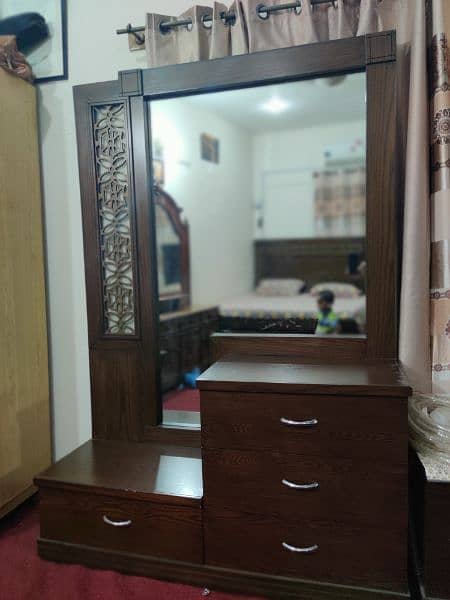 dressing table with 4 drawers 2