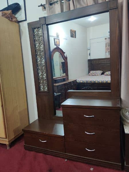 dressing table with 4 drawers 3