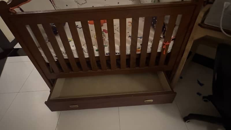 Baby Bed in Sheesham Wood 2