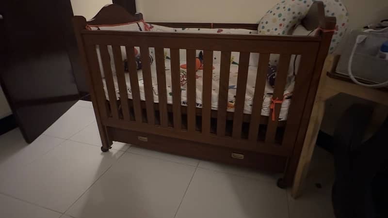 Baby Bed in Sheesham Wood 4