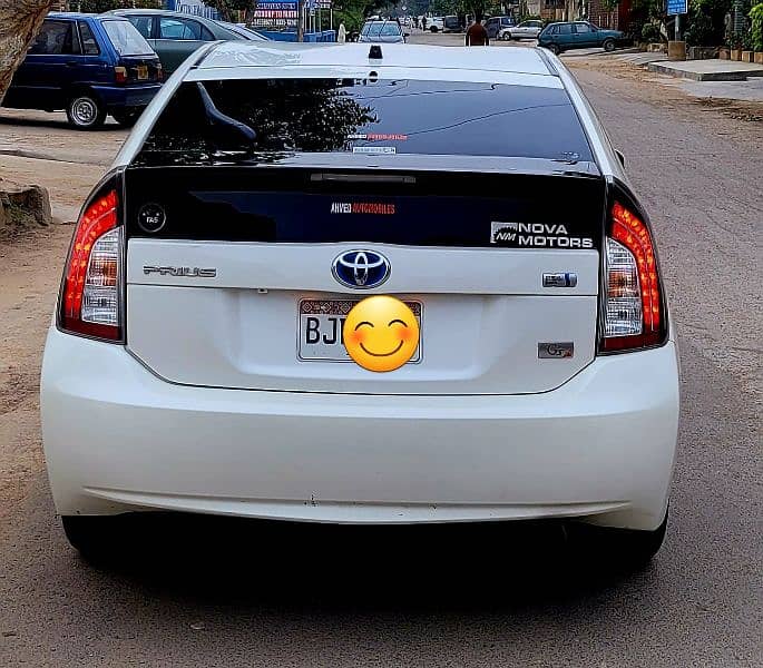 Toyota Prius 2013 model 2017 GS tom's 3