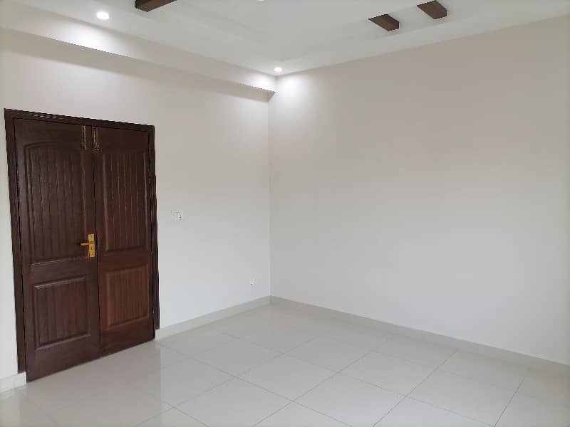 Spacious Flat Is Available In Askari 11 - Sector B For sale 0