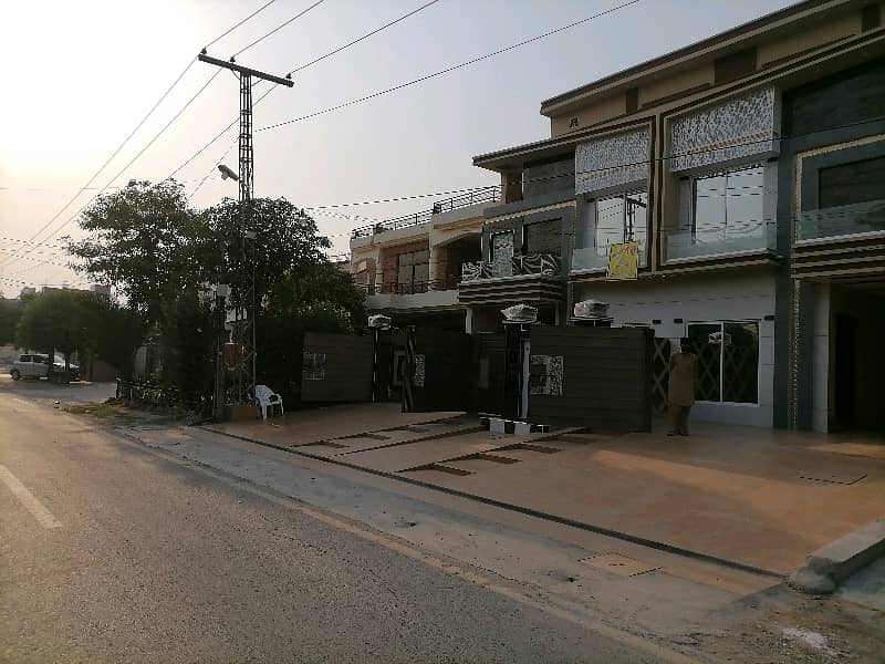 Johar Town Phase 1 House For sale Sized 10 Marla 1